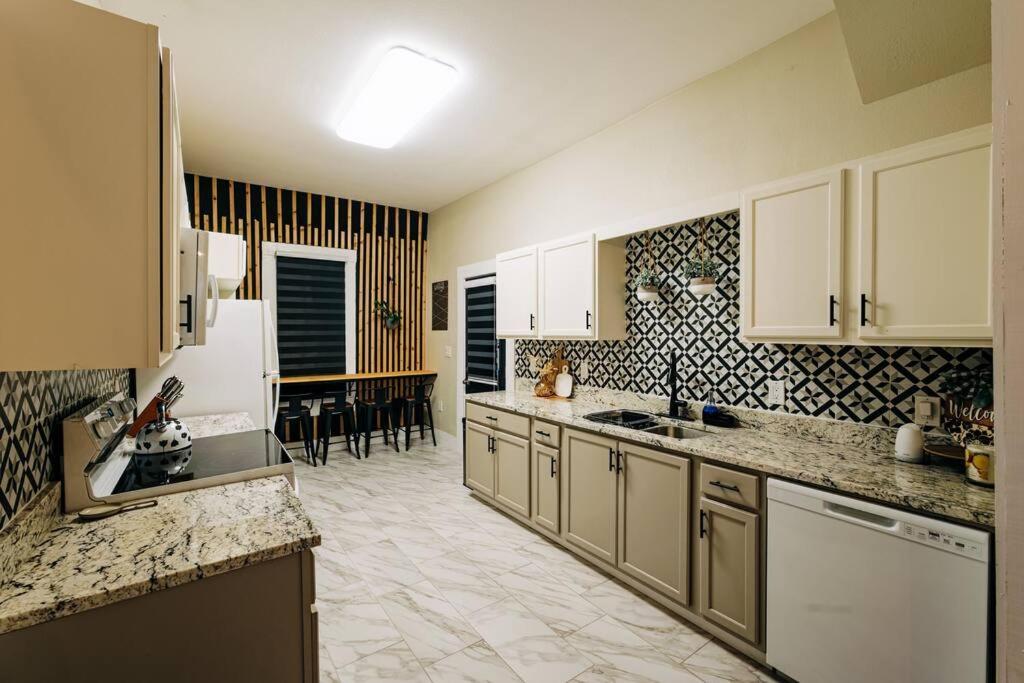 Close To Downtown San Antonio,Tx With Private Backyard And Firepit Exterior foto